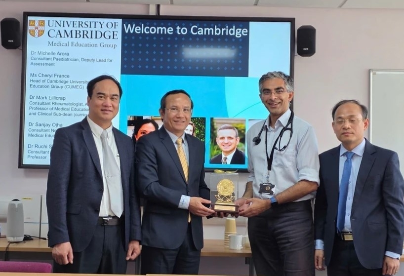 Vietnamese hospital seeks stronger ties with British partners